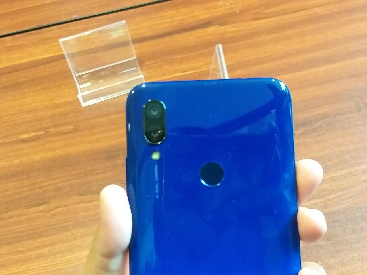 Kabar Gembira Untuk Para Mi Fans, Redmi 7 Resmi Hadir di Indonesia!