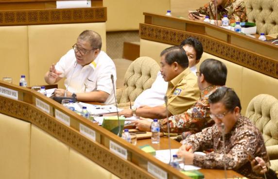 RUU Peksos Jamin Status Pekerja Sosial