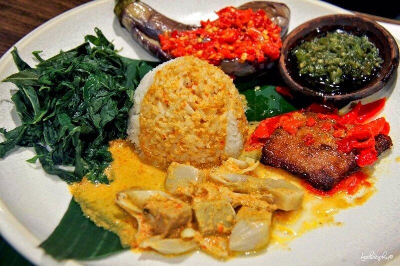 Beda Nasi Kapau dan Nasi Padang