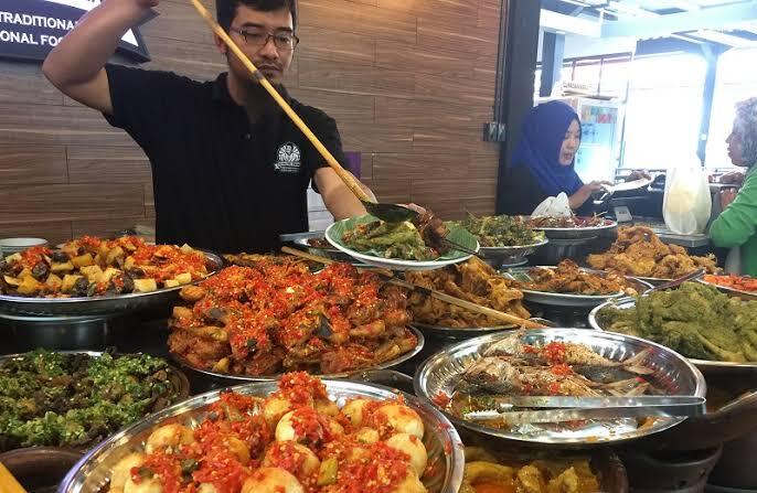 Beda Nasi Kapau dan Nasi Padang