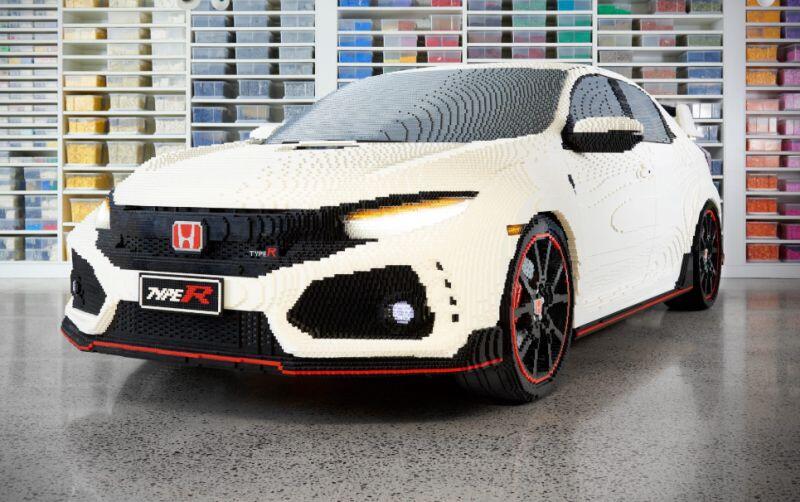 Gokil Gan, Mobil Honda Civic Tipe R Ini Ternyata Terbuat Dari LEGO!