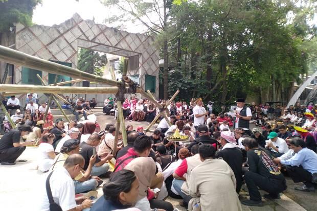 Relawan Jokowi-Ma'ruf Gelar Tumpengan Bhineka