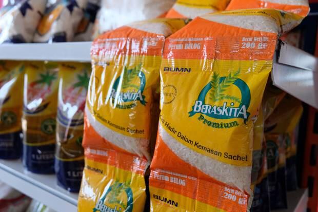Manfaatkan Komoditi Lokal, Bulog Bakal Luncurkan Beras Kemasan Murah