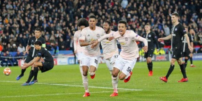 Ashley Young, Enaknya Dibuang atau Disayang?