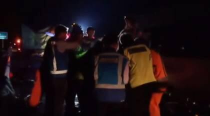 Minibus Tabrak Truk, 5 Mahasiswa Universitas Hasyim Asyari Tewas