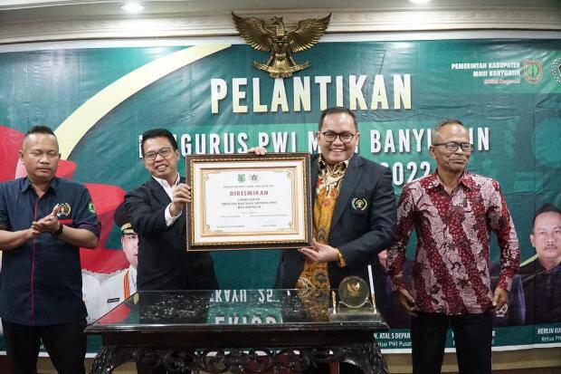Bupati Muba Dodi Reza Alex Jadi Anggota Kehormatan PWI