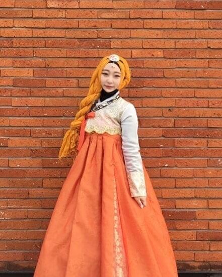 Kenalan dengan Ola Bora Song, Guru Agama yang Berasal dari Korea