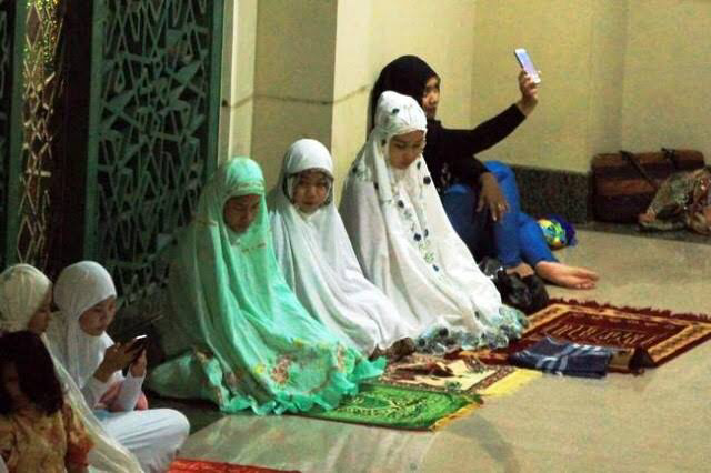 Mental rendah di tempat ibadah