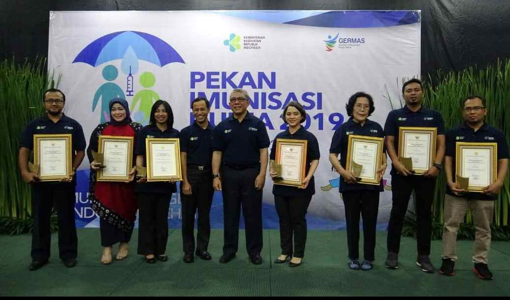 Dosen Farmasi UM Purwokerto Raih Penghargaan dalam Pekan Imunisasi Dunia