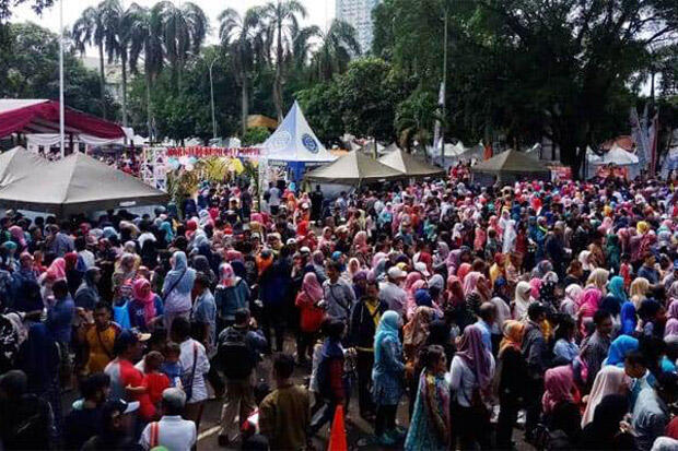 Rayakan HUT ke 20, Pemkot Depok Bagian Ribuan Makanan Gratis ke Warga