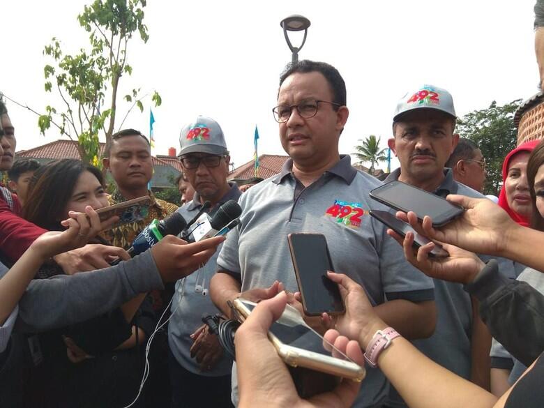 ( Iyain Aja) Anies Nilai Mandeknya Normalisasi Ciliwung Bukan Penyebab Banjir