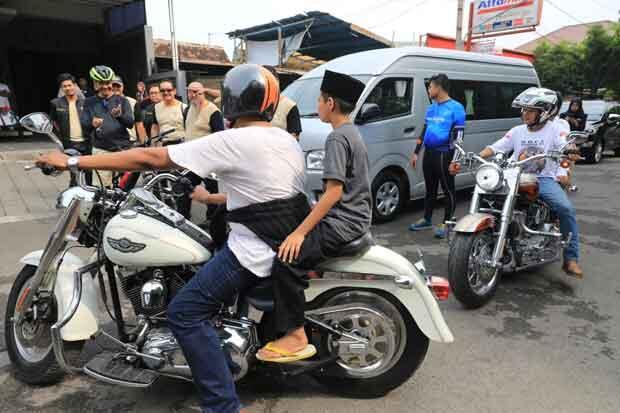 Ganja Pranowo Hibur Peserta Sunatan Massal HDCI Semarang