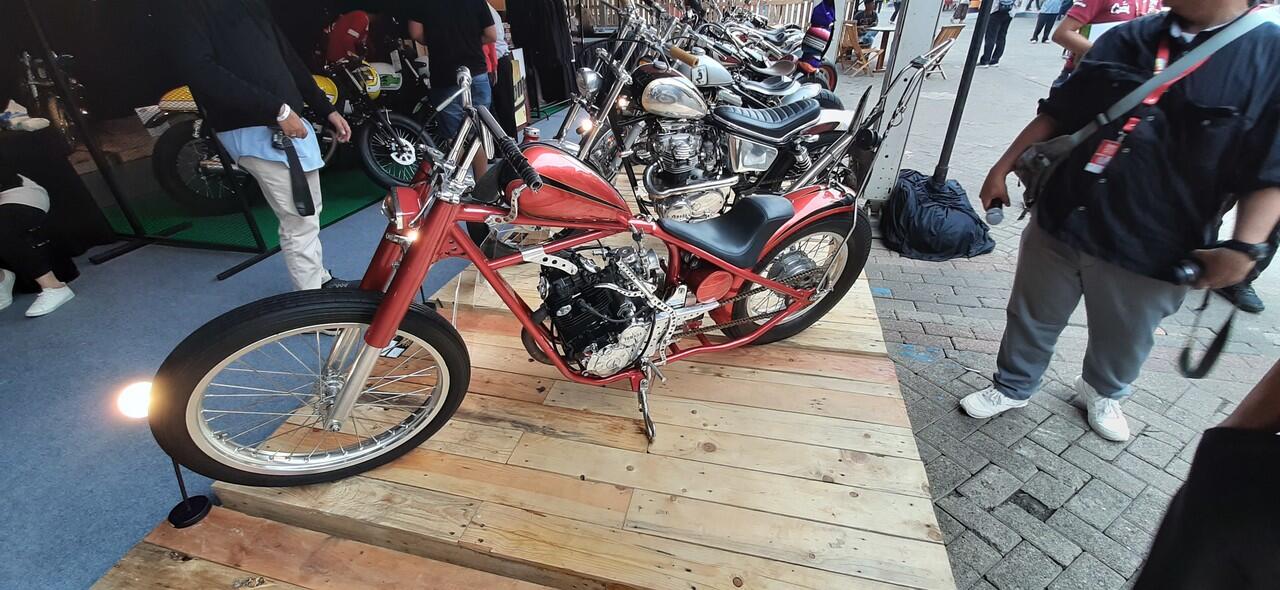 Gak Hanya Mobil dan Motor Baru, Motor Custom pun “Parkir” di IIMS 2019