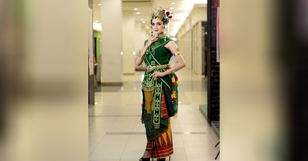 Macam-macam Riasan Asal Daerah Jawa Timur! Pilih yang Mana Sis?