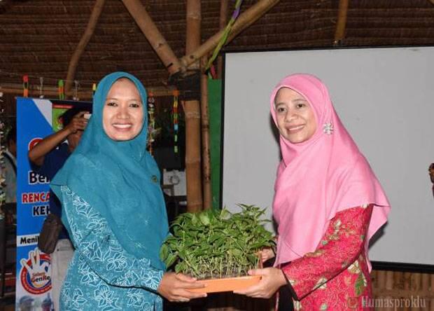 Tim Penggerak PKK Provinsi NTB Kunjungi Desa Genggelang