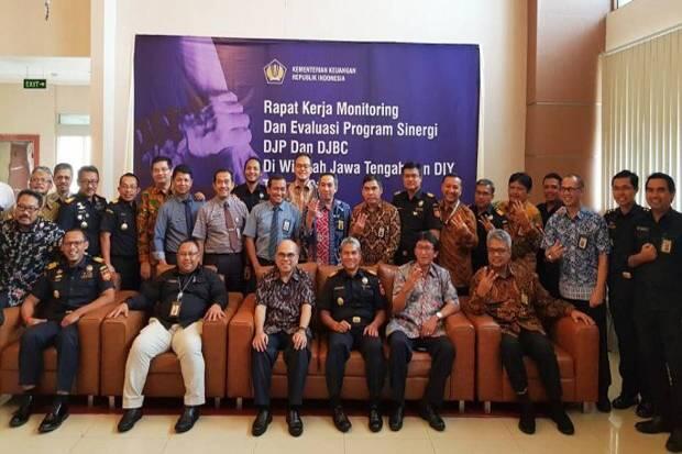 Joint Program Bea Cukai dan Pajak Jateng DIY Setor Ratusan Miliar Rupiah ke Negara