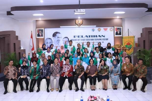 Kemendes PDTT Buka Pelatihan Handycraft