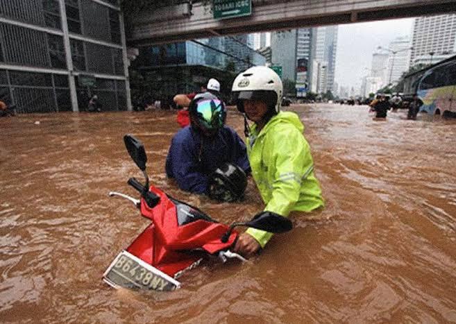 Sebelum Terobos Banjir Pakai Matic, Inget Ini Gan