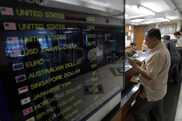 Akhir Bulan, Rupiah Tumbang ke Rp14.256/USD