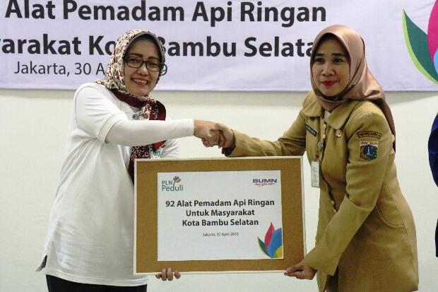 PLN Pusenlis Gelar Simulasi dan Edukasi Pemadaman Kebakaran