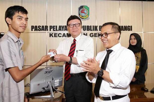 Urus E-KTP hingga Perizinan Cukup Dilakukan di Tengah Pasar