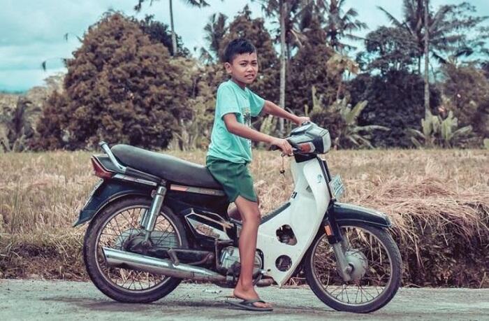 Sabar, Anak jangan buru buru dikasih Naik Motor