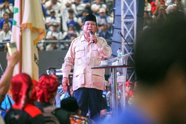 Prabowo Subianto Kenalkan Rizal Ramli ke Ribuan Buruh