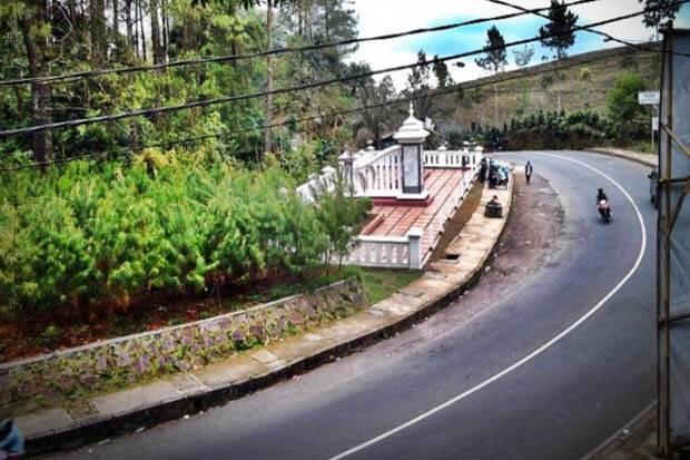 Bus Rombongan Pelajar Kecelakaan di Tanjakan Emen