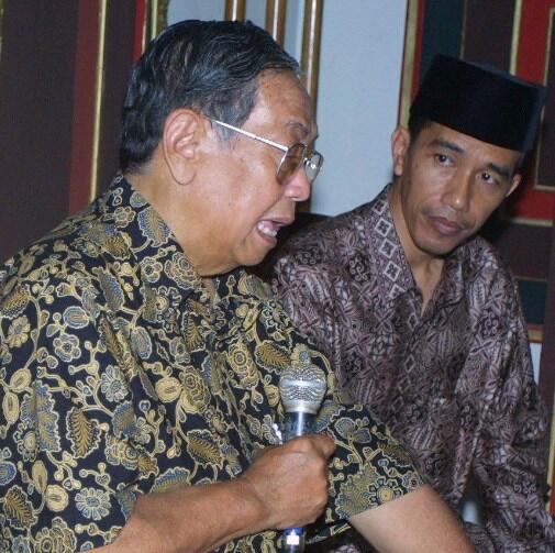 Viral Foto Lawas Jokowi Cium Tangan Gus Dur, Ada Fakta Menarik Terungkap!