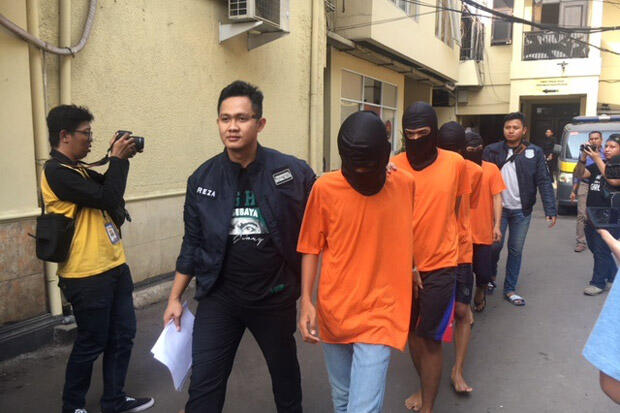 Polisi Ringkus Komplotan Pencuri Modus Ban Mobil Kempis