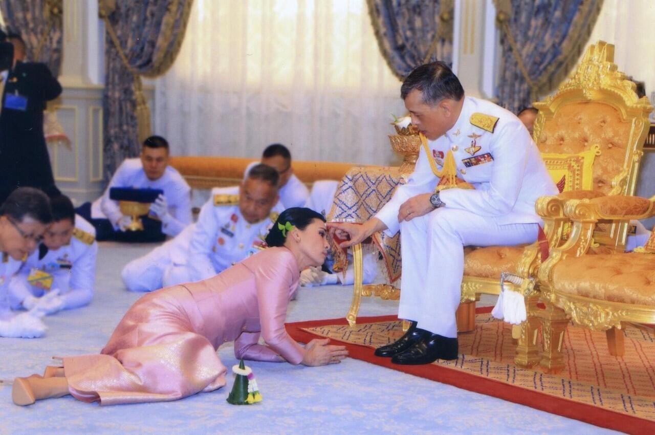Kisah Serupa Puput-Ahok di Thailand, Raja Vajiralongkorn-Ratu Suthida
