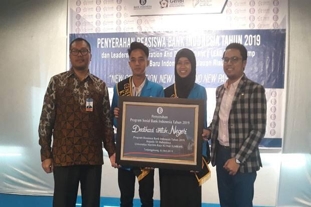 BI Kepri Salurkan Rp600 Juta Beasiswa kepada 50 Mahasiswa Kampus UMRAH