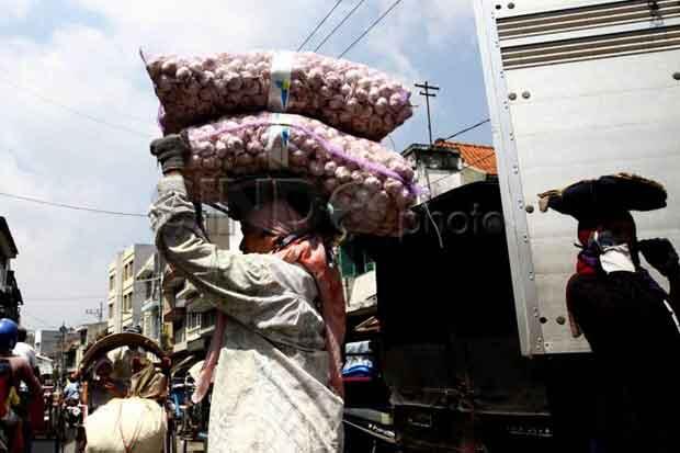 Jelang Ramadhan, Harga Bawang Putih Meroket hingga Rp120 Ribu Perkilo