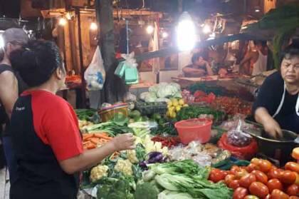 Jelang Ramadhan, Harga Bawang Putih di Pasar Sumur Batu Kemayoran Naik