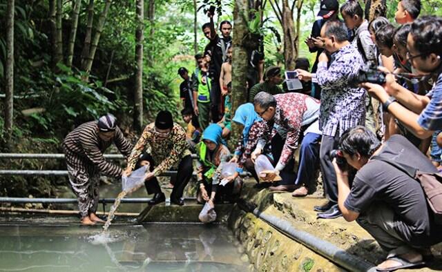 Rasa Syukur Masyarakat Buddha Jawa Diwujudkan dengan Menghargai Air