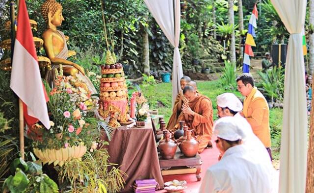 Rasa Syukur Masyarakat Buddha Jawa Diwujudkan dengan Menghargai Air