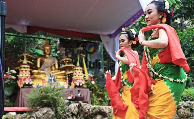Rasa Syukur Masyarakat Buddha Jawa Diwujudkan dengan Menghargai Air