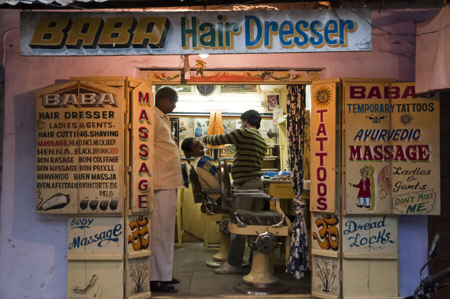 BARBERSHOP LEGENDARIS ini Banjir pelanggan tapi bukan buat cukur rambut , tapi 