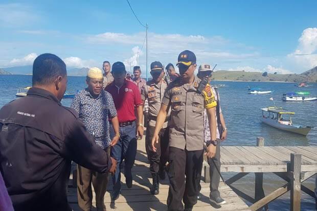 Kapolres Mabar Kunjungi Korban Banjir di Kampung Komodo