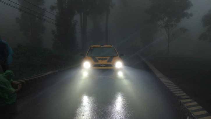 Solusi Lampu LED Kendaraan Di Waktu Hujan Dan Berkabut