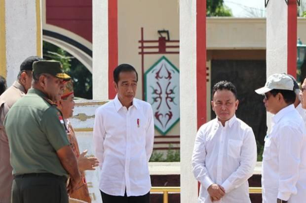 Presiden Joko Widodo Kunjungi Tugu Soekarno Palangka Raya