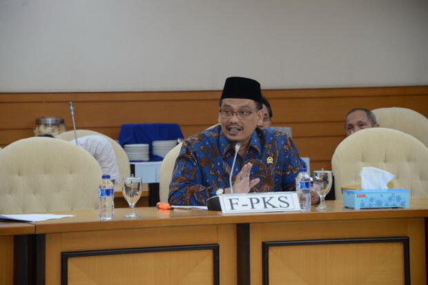 DPR Minta Pemerintah Selesaikan Masalah Tunjangan Guru