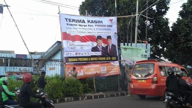 Lagi, Baliho Klaim Kemenangan Prabowo-Sandiaga di Bekasi Dicopot