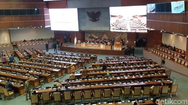 Dari Total 560 Orang, 281 Anggota DPR Hadiri Rapat Paripurna