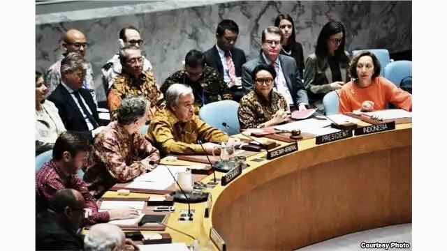 Sidang DK PBB Yang Penuh Warna Dan Corak Batik