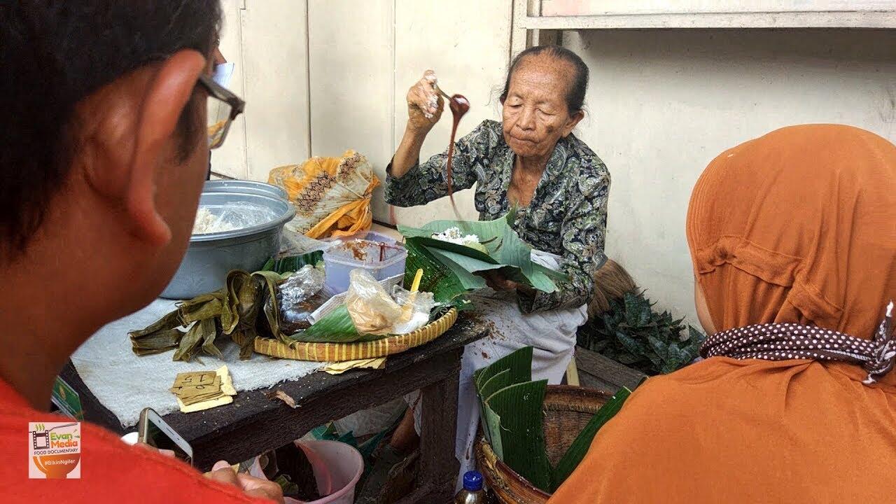 Dari Soeharto Hingga Netflix, Lupis Mbah Satinem di Yogyakarta Ini Emang Legend!