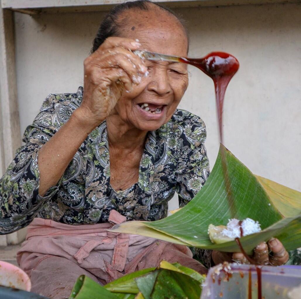 Dari Soeharto Hingga Netflix, Lupis Mbah Satinem di Yogyakarta Ini Emang Legend!