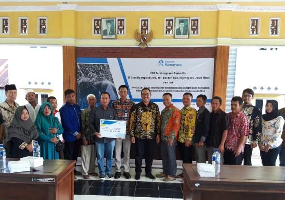 Asuransi Ramayana Bangun Sumur Bor di Desa Ngumpakdalem Bojonegoro