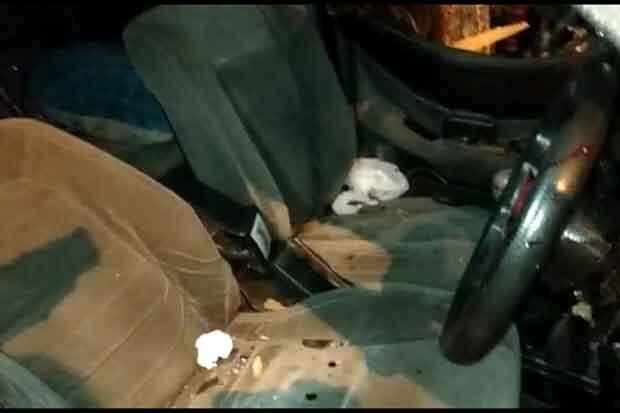 Hantam Trotoar, Celana Dalam dan Bra Berserakan di Mobil Ini