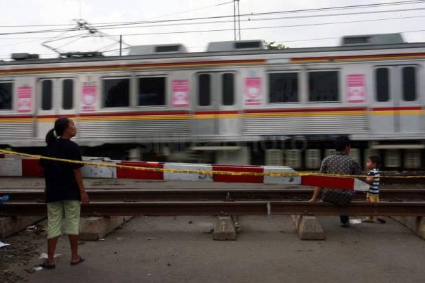 Perlintasan KA Pisangan Lama dan Cakung Ditutup Mulai Jam 12 Malam Ini